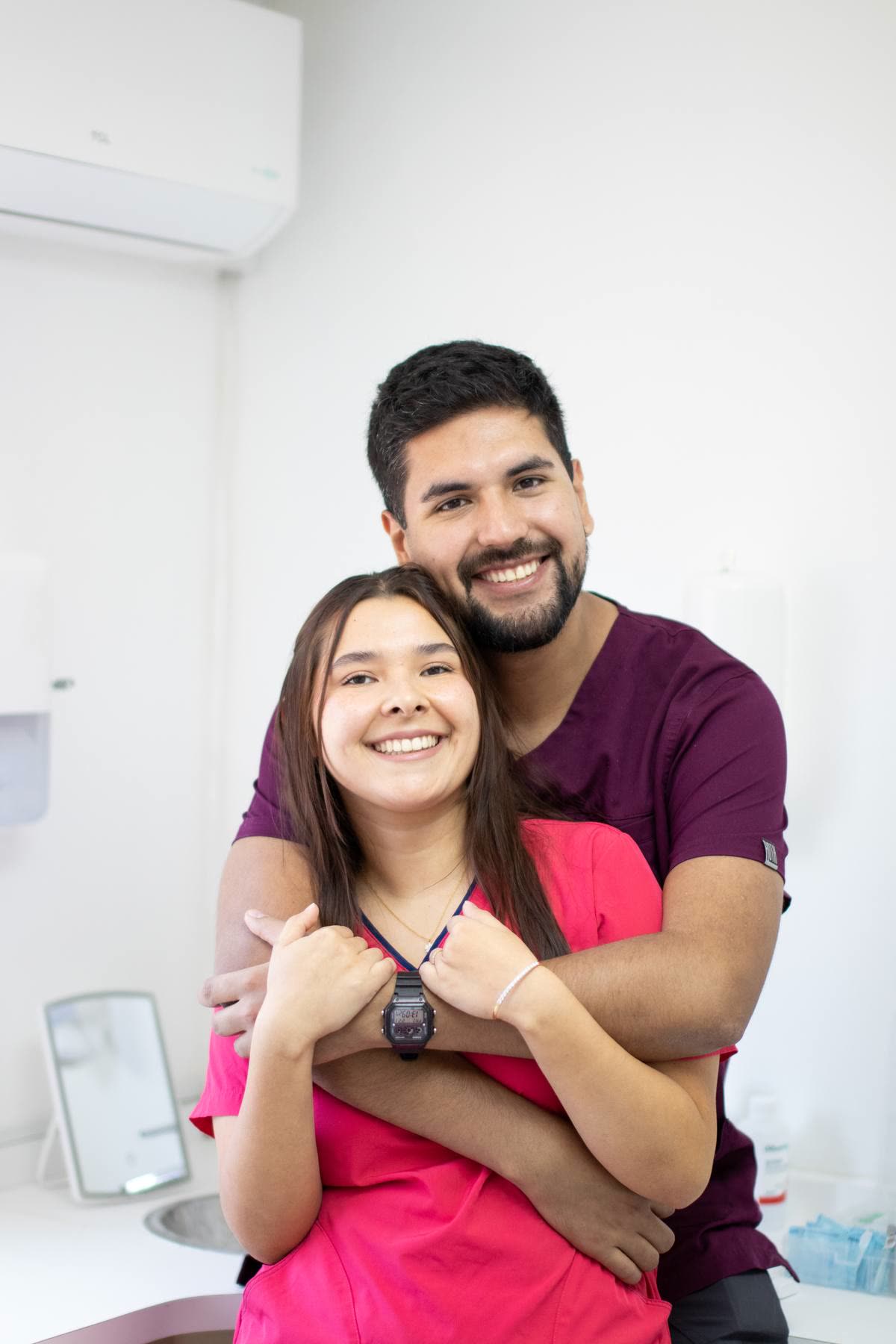 Dra. Camila Vargas y Dr. Martín Sarabia, fundadores de Cendol Savar